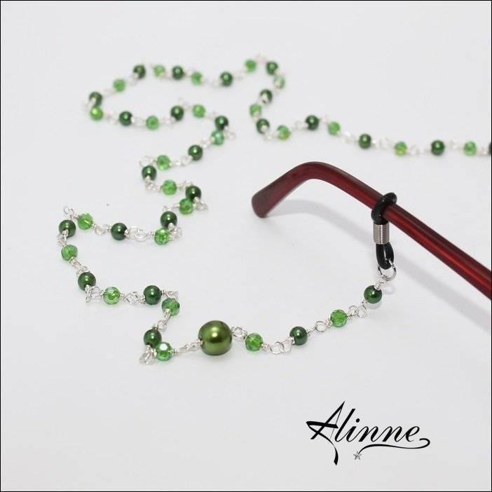 St Coherent Impossible Lantisor pentru ochelari, placat cu argint, cristale fatetate verde  deschis, perle verzi, lucrat manual