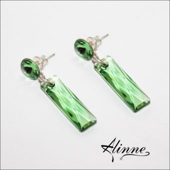 Cercei lungi din argint cu cristale Swarovski verde deschis, cu surub