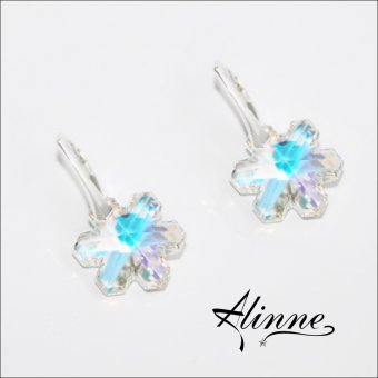 Cercei mari din argint cu fulgi de zapada cristale Swarovski, isi schimba culoarea in functie de fundal,cristal bleu, galben, orange