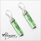 Cercei medii din argint cu cristale Swarovski, baghete verde deschis