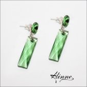 Cercei lungi din argint cu cristale Swarovski verde deschis, cu surub