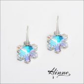 Cercei mari din argint cu fulgi de zapada cristale Swarovski, isi schimba culoarea in functie de fundal,cristal bleu, galben, orange