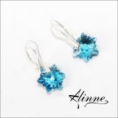 Cercei micuti Swarovski cu argint, flori de colt in sclipiri de albastru deschis