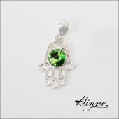 Pandantiv din argint cu mana Hamsa si cristale Swarovski, verde deschis, cu lantisor